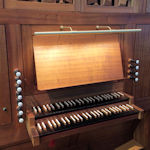 Bond tracker organ lamp